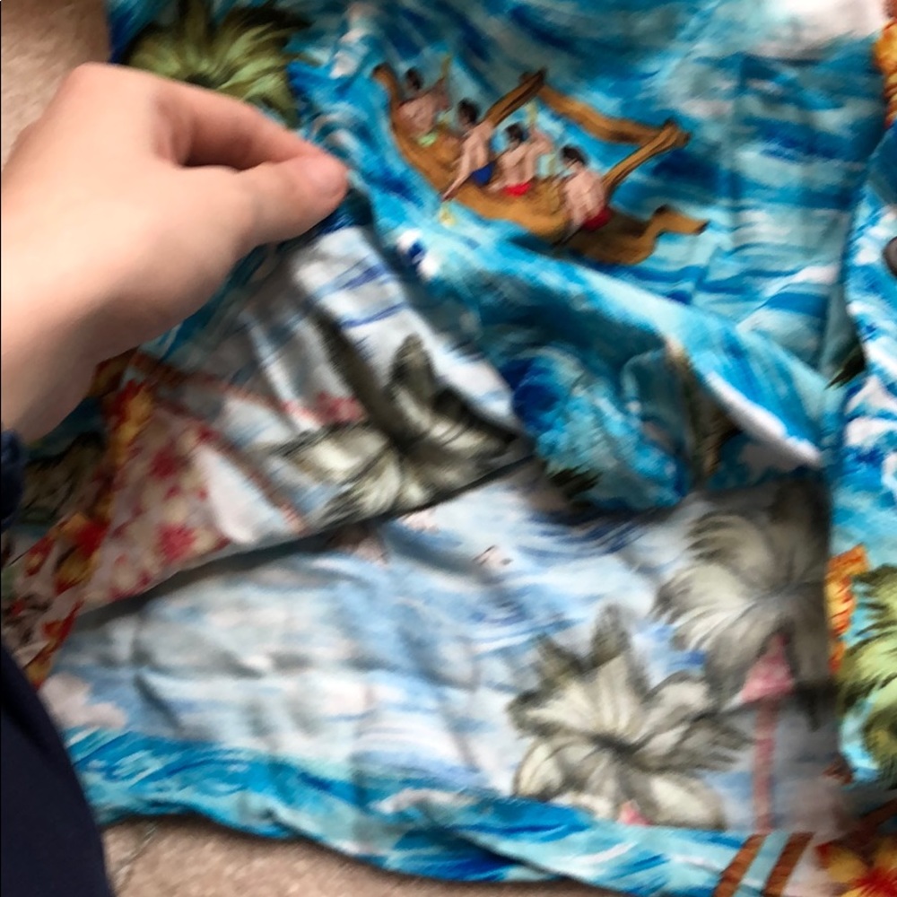 Pineapple Connection blue Hawaiian top NWOT - Picture 7 of 8